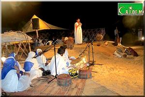 Festival Leyali Medh : retour sur la nuit d’ouverture en hommage à Ishag Ould Moktar [Vidéo & PhotoReportage]