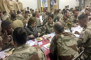 Florence Parly entame une visite de deux jours au Sahel