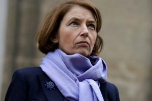 Crise au Mali : Florence Parly appelle à une transition politique