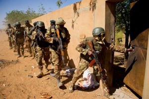 Au moins 5 soldats maliens tués et 3 autres blessés dans l’explosion d’une mine au Mali