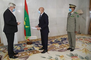 Le Président de la République reçoit les lettres de créances du nouvel ambassadeur d’Afrique du Sud