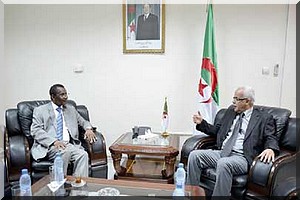 Algérie-Mauritanie:signature d'une convention de coopération entre les agences de presse APS et AMI