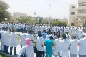 Vidéo. Mauritanie: les médecins grévistes en sit-in devant l’hôpital