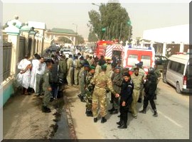 Un mauritanien met le feu à son véhicule à proximité de la Présidence [Reportage Photos]