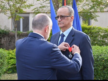 Ismaïl Ould Cheikh Ahmed décoré de la Légion d’honneur à l’Ambassade de France (Photo/REPORTAGE)