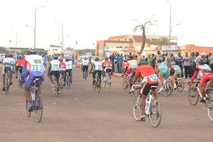 Deux Marocains dominent un tour cycliste en Mauritanie 