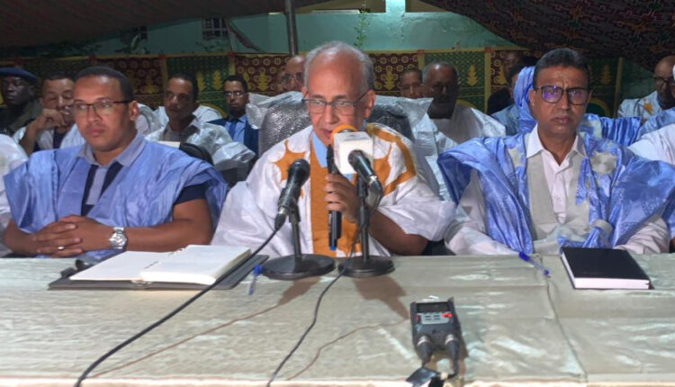 Moulaye Ould Mohamed Laghdaf se réunit à Bassiknou avec les élus, cadres et notables de la moughataa