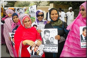 Des journalistes mauritaniens marchent pour la libération de leur collègue disparu en Syrie