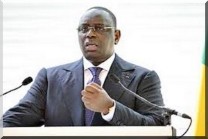 Macky Sall envisage une nouvelle baisse du prix du gasoil 