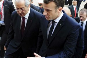 Emmanuel Macron en Tunisie : « Un modèle démocratique dans le monde arabe » 