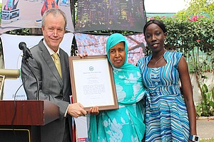 En images : l’Ambassade des US présente la candidature de Maalouma Mint Bilal Said au prix international de Femme de Courage 2018