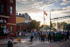 Violences policières aux USA : la colère enfle, un mort à Detroit