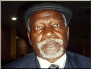 Boubacar Ould Messaoud tire son chapeau à l’Inspectrice de la Brigade spéciale chargée ...