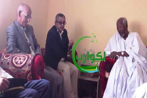 Le wali du Trarza rend visite à Ould Boulkhier à sa résidence à Rosso à la suite d’un malaise brusque
