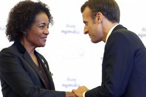Francophonie : Emmanuel Macron et Michaëlle Jean prononcent deux discours antagonistes