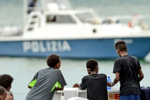 Italie: tous les migrants à bord du Diciotti ont débarqué