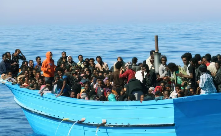 Plus de 300 migrants, dont 40 enfants, secourus à bord d’une pirogue au large de la Mauritanie