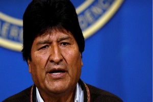 Lâché par l'armée et la police, le président bolivien Evo Morales démissionne