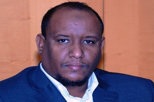 Ould Cheikhna : L’accaparement du pouvoir par les militaires est la cause de l’affliction du monde islamique