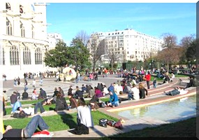 Paris, extérieur : Pluie, soleil, grisaille… 