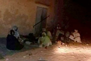 Djigueni ● Hodh Echarghi : des photos pitoyables de pauvres en attente devant les boutiques