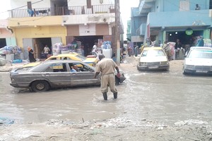 Les dégâts qu’occasionne la pluie à Nouakchott [PhotoReportage]