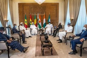 Face à la crise au Mali, l'Afrique de l'Ouest, en difficulté, se retrouve lundi en sommet