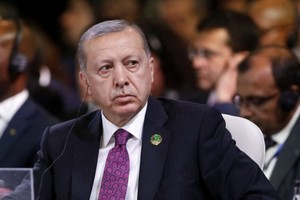 Paris suspend ses exportations d'armes vers la Turquie