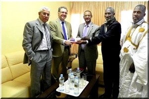 Signature d’un accord entre Repsol et l’Université de Nouakchott pour financer les cours d’espagnol