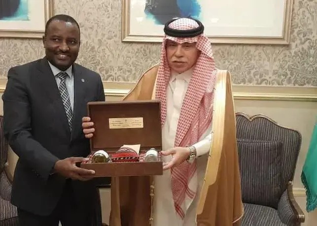 Réunion de travail entre les ministres mauritanien et saoudien de la culture à Riad