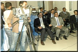 Le ministre de la Communication supervise le lancement de la radio Sahara médias FM. 