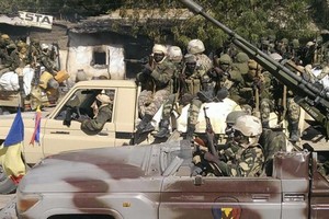 Le bataillon tchadien de la Force conjointe du G5 Sahel équipé en véhicules par le Département d'Etat