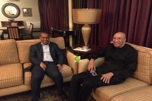 Le ministre de l'équipement tient une séance de travail à Dakar avec le directeur général de l'ASECNA