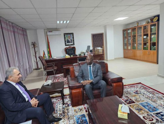 Le ministre des Affaires Islamiques reçoit l’ambassadeur de Palestine pour renforcer la coopération bilatérale