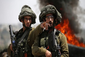 Frappes israéliennes et barrage de roquettes : nouvelle flambée de violences à Gaza