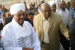 Soudan : conforté à l’étranger, Omar el-Béchir serre la vis à l’intérieur 