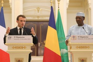 Tchad: Macron salue la coopération militaire et promet un soutien financier