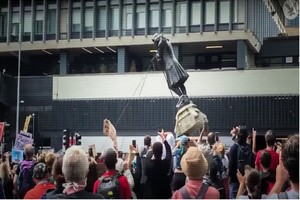 Après la mort de George Floyd, les manifestations ciblent le passé colonialiste de l'Europe