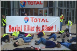 Total accusé de « crime contre l’humanité » par des militants écologistes