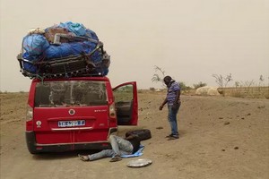 Des transporteurs sénégalais bloqués en plein désert entre Casablanca et Dakar