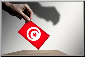Présidentielle tunisienne : Essebsi en tête du premier tour devant Marzouki