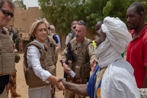 Mali: Valérie Pécresse avec les soldats français de l’opération Barkhane