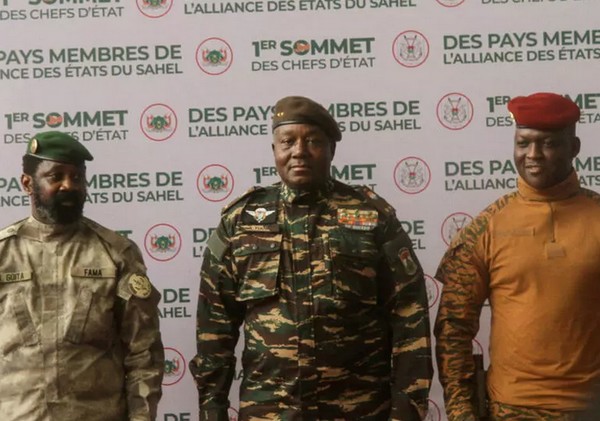 Les ministres des Affaires étrangères des pays de l'AES entament une visite en Russie