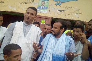 Le candidat Mohamed Lemine El Mourteji El Wafi préside un rassemblement électoral à Aoueinatt-Zbel