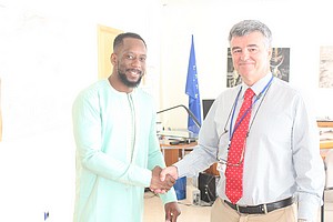 Le designer mauritanien Ziz Fashion reçu par l’ambassadeur de l’UE en Mauritanie 