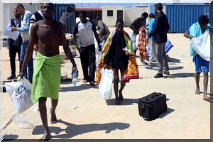 Libye : 97 migrants disparus dans un naufrage