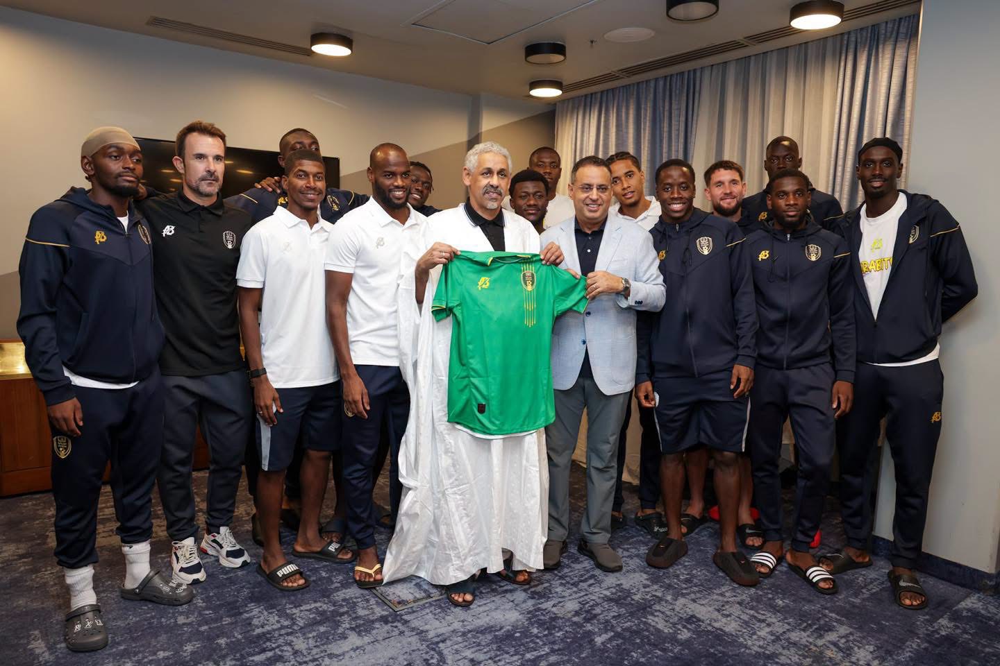 CAN 2027 : Sidi Ould Tah rend visite aux Mourabitounes à Abidjan