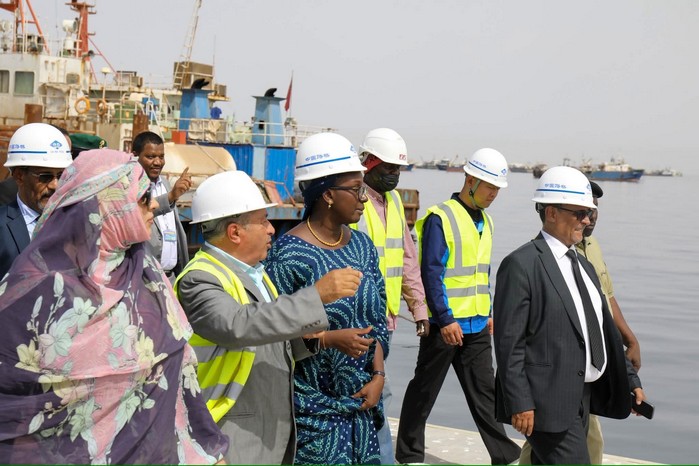 Aïssata Lam en visite dans les principales infrastructures halieutiques et portuaires de Nouadhibou