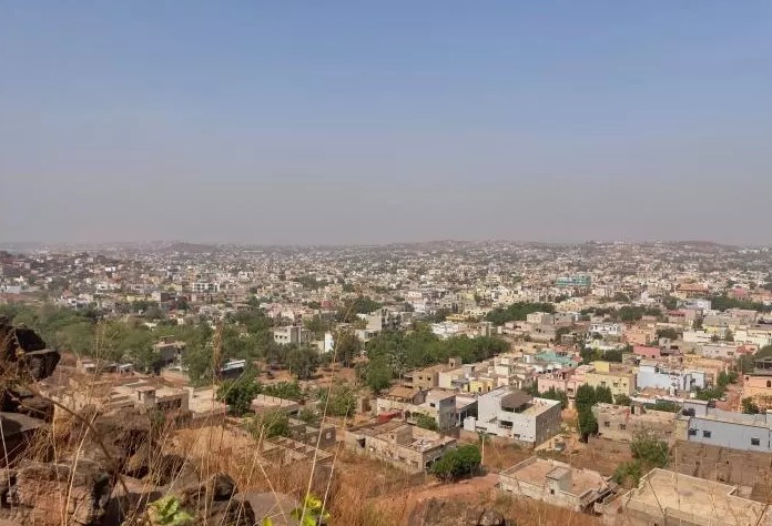 Attaques au Mali: France, Canada, Royaume-Uni... Quels États recommandent à leurs ressortissants de quitter le pays?