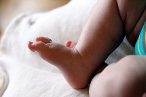 Une Malienne qui pensait être enceinte de septuplés accouche finalement de neuf bébés